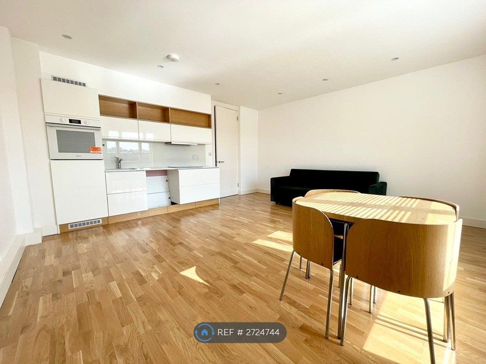 Property photo 2 of 12