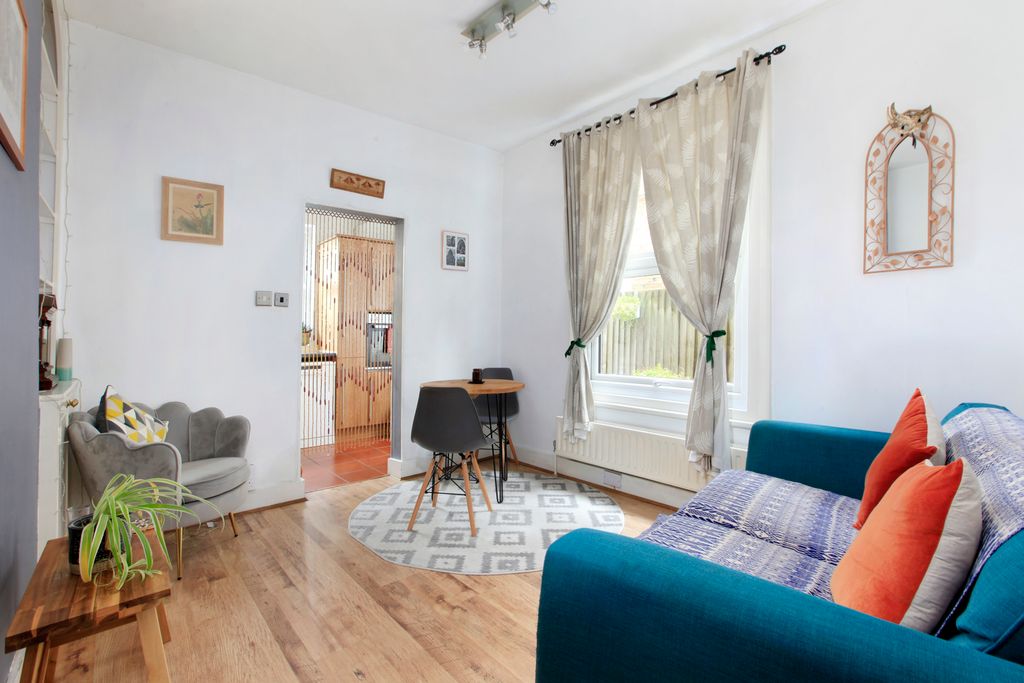 Property photo 3 of 13