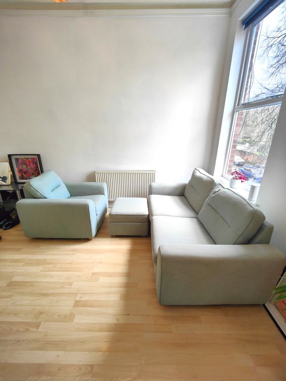 Property photo 3 of 7 Lounge Area