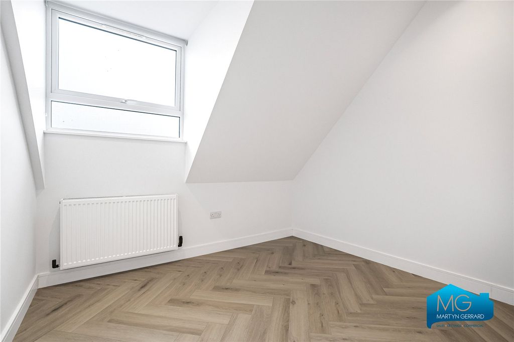 Property photo 3 of 16 Picture No. 02