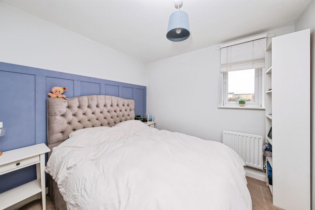 Additional image 7 of 2 bed flat for saleNeedlepin Way, Buckingham MK18