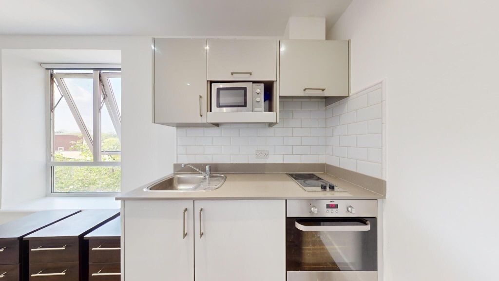 Property photo 2 of 11 Kitchen