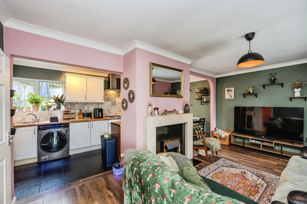 Property photo 3 of 14