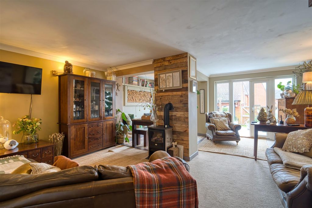 Property photo 2 of 9 Sitting Room