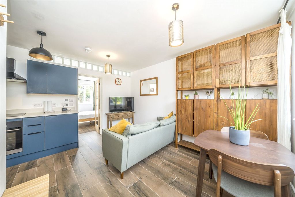 Property photo 3 of 6 Picture No. 07