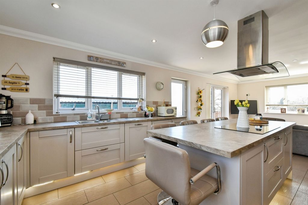 Additional image 7 of 3 bed bungalow for saleQueen Victoria Street, Tredegar NP22