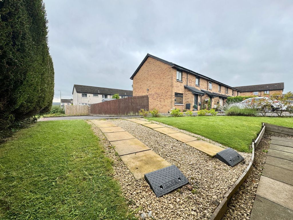 Property photo 2 of 27