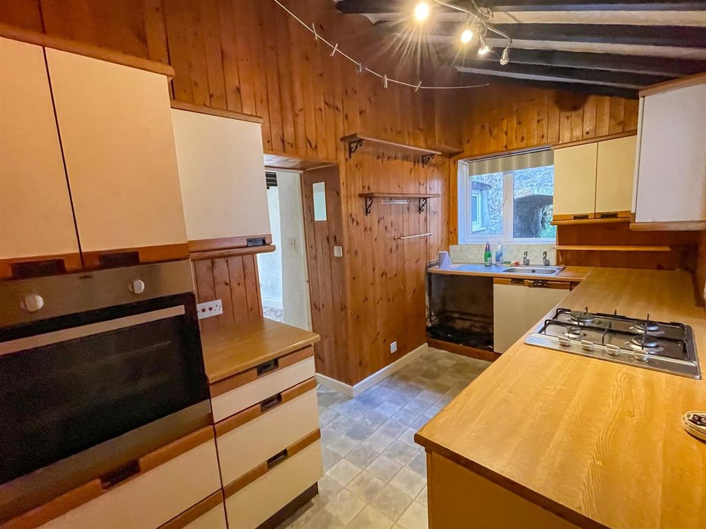 Property photo 2 of 15 Kitchen