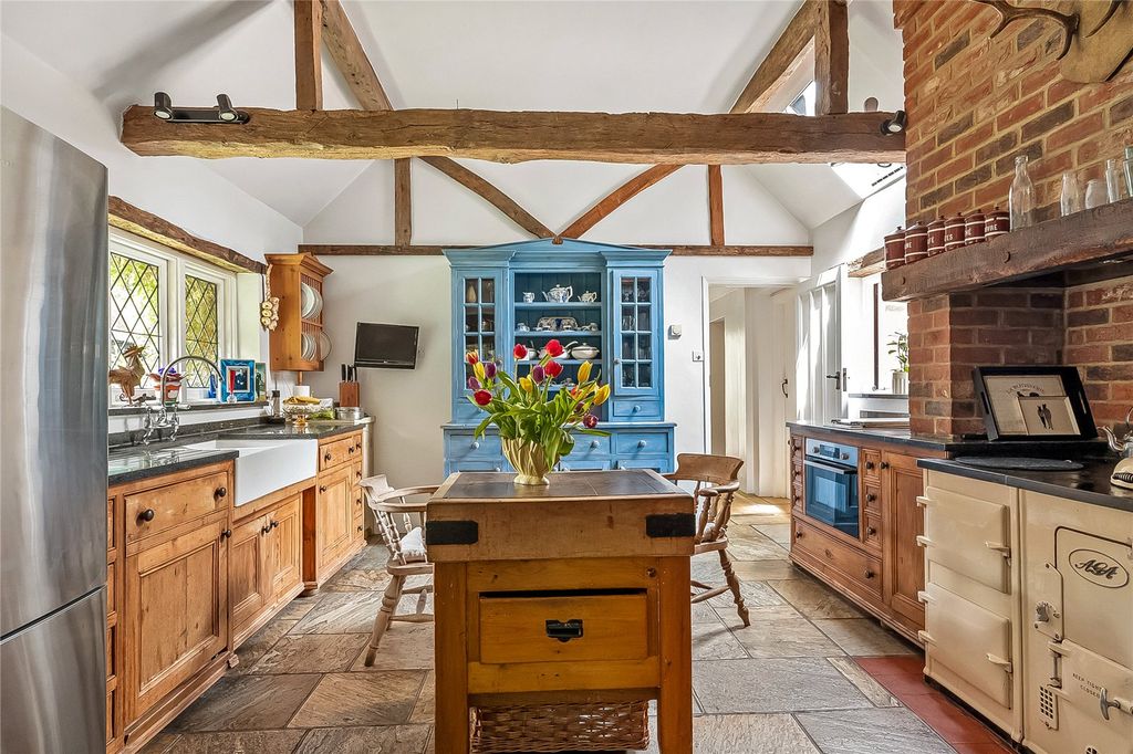 Property photo 2 of 40 House Partnership
