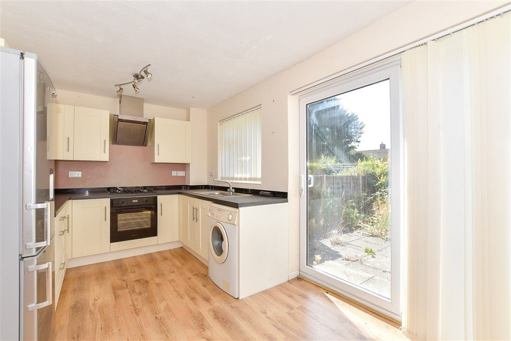 Property photo 3 of 12 Kitchen