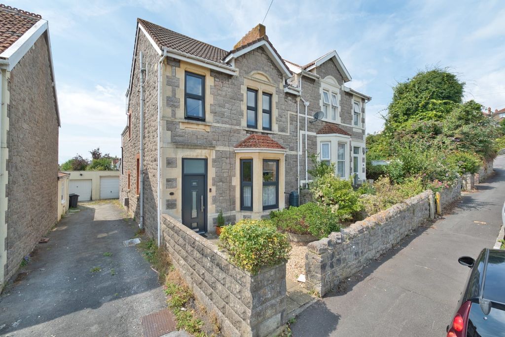 Property photo 1 of 33 4Â Bedroom Semi Detached For Sale