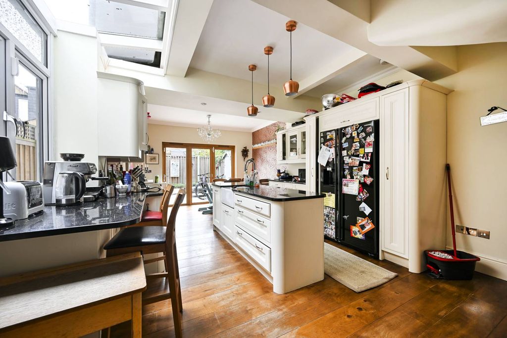 Property photo 3 of 17