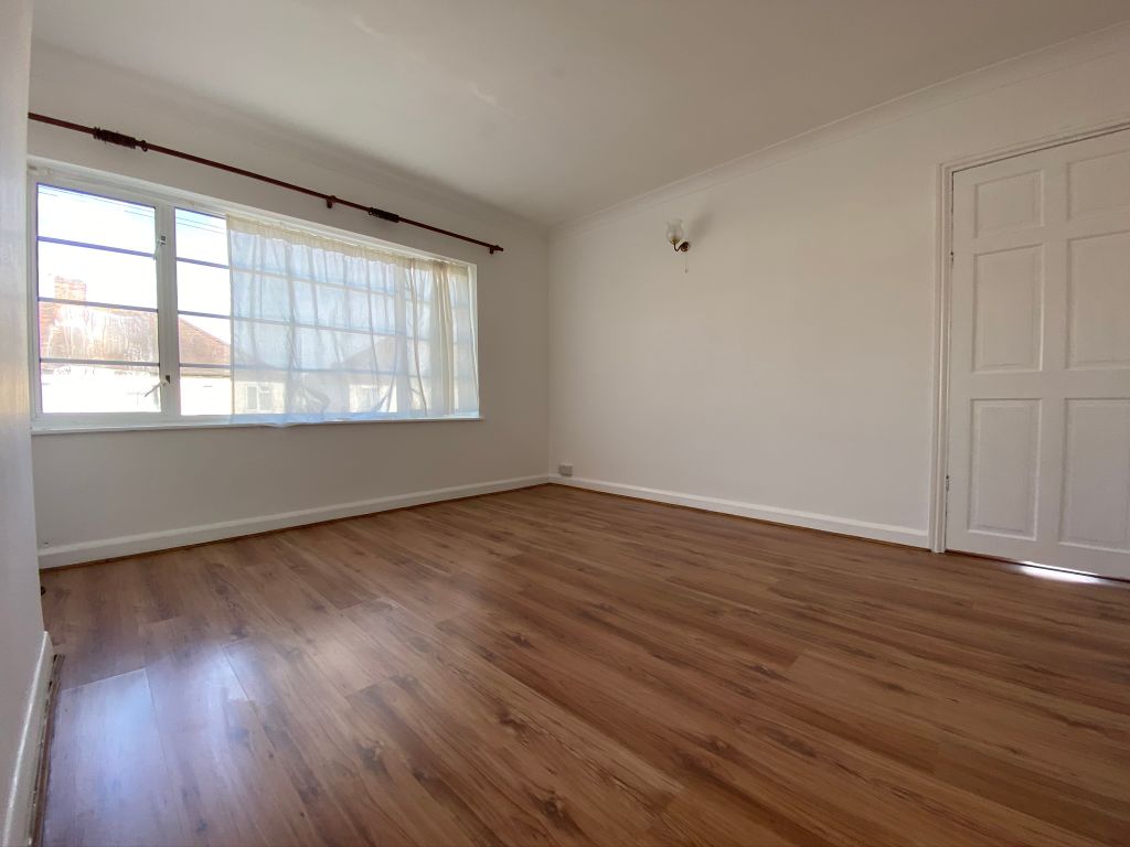 Property photo 1 of 11 Living  Room