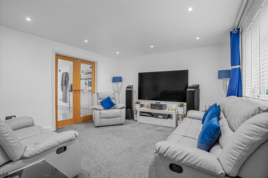 Property photo 3 of 18 Picture No. 02