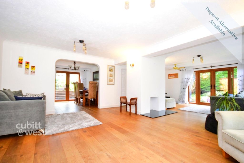 Property photo 2 of 29 Lounge