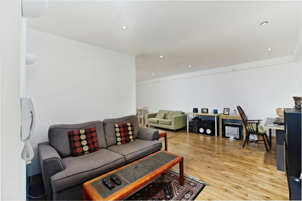 Property photo 3 of 13 Pbox-Img.Jpg