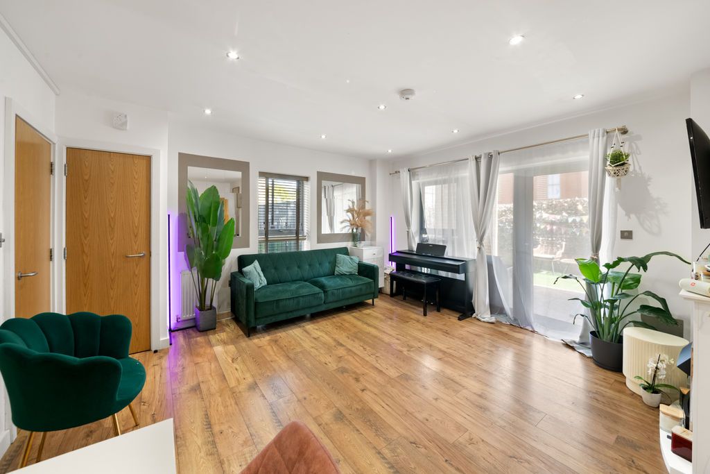 Property photo 3 of 18 Photo 6