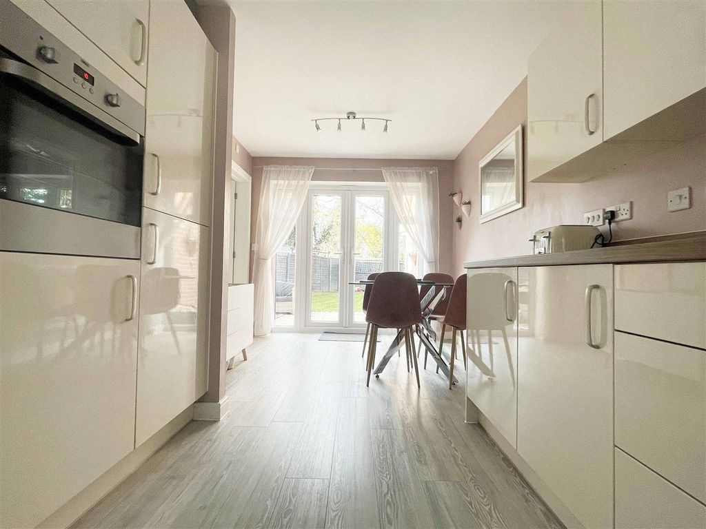 Property photo 3 of 23 Kit1.Jpg