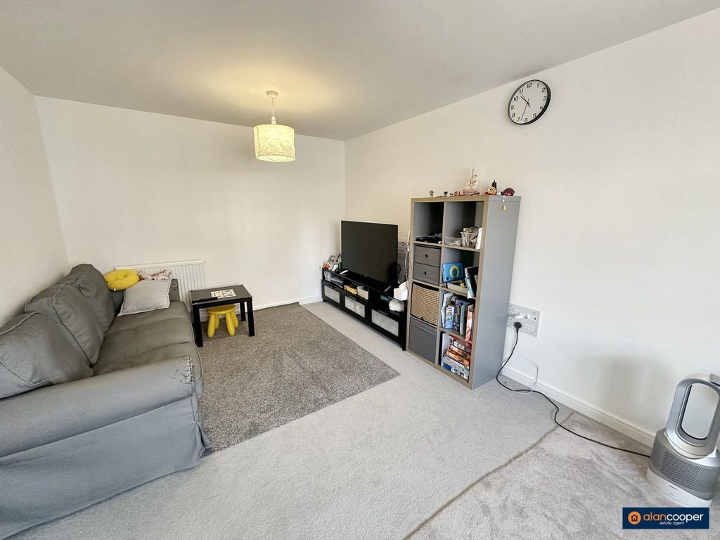 Property photo 3 of 13 2818905