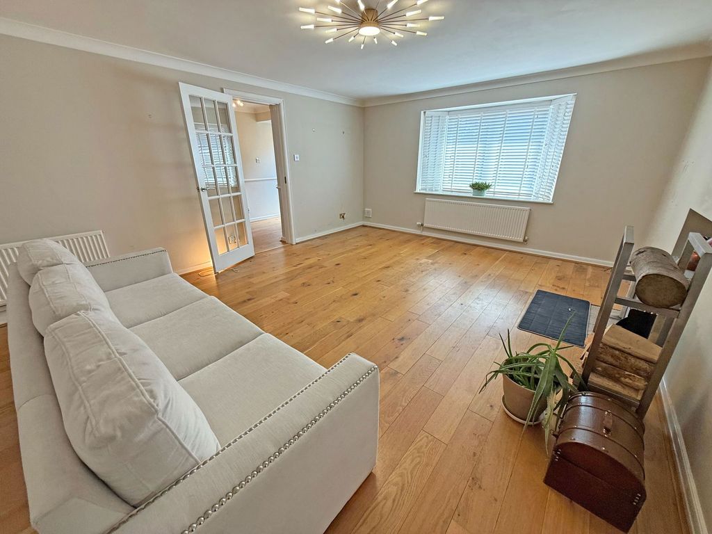 Property photo 2 of 23