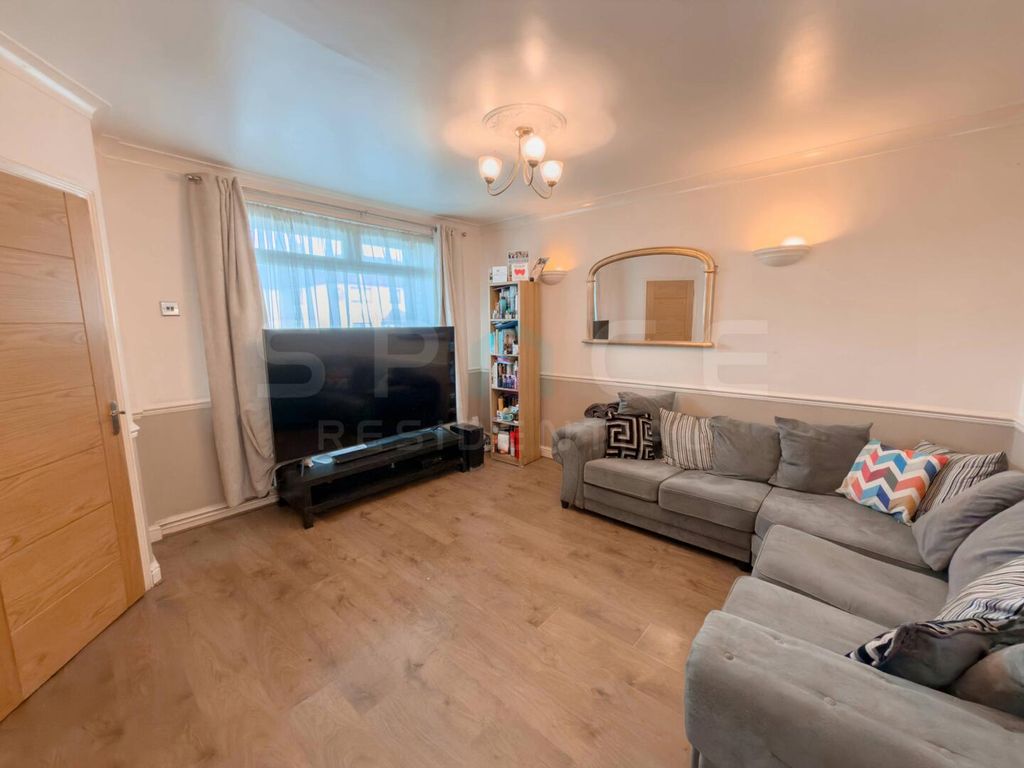 Property photo 2 of 28 Living Room