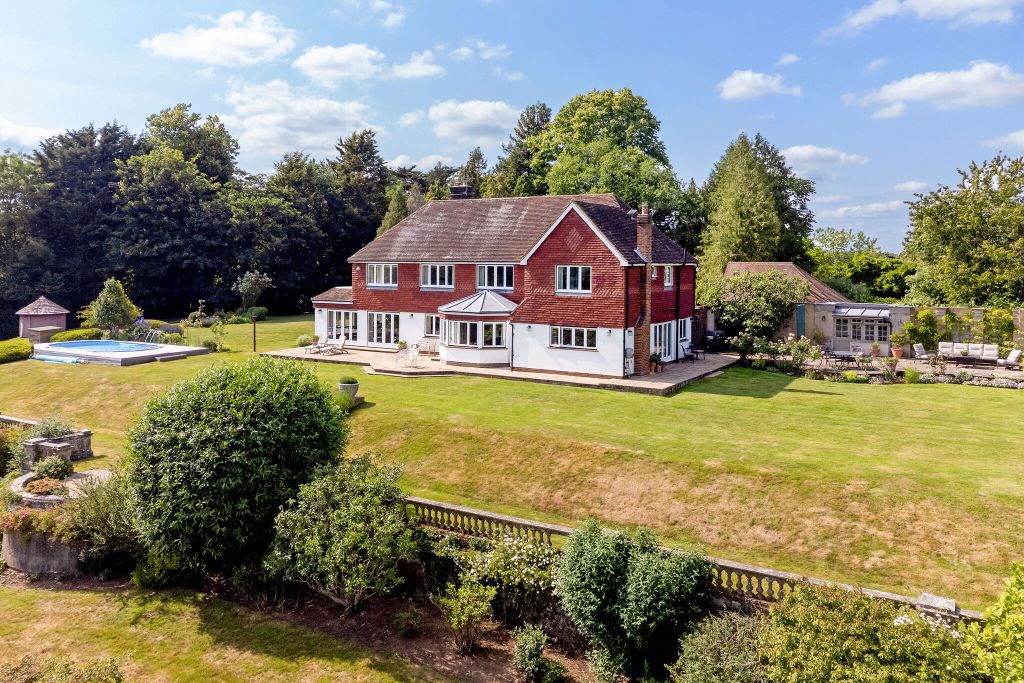 Property photo 1 of 33