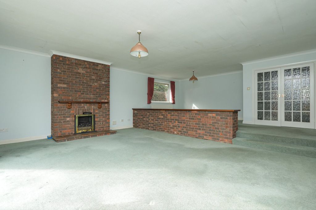 Property photo 3 of 16 Picture 3