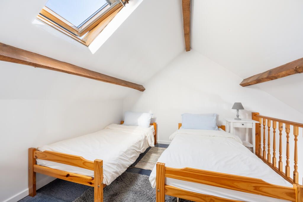 Property photo 2 of 38