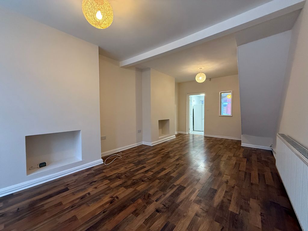 Property photo 2 of 16 Property