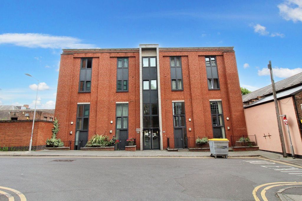 Property photo 1 of 8