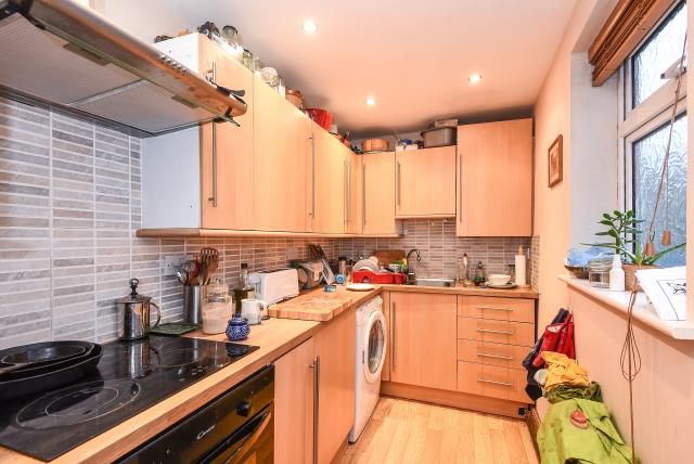 Property photo 3 of 7 Kitchen
