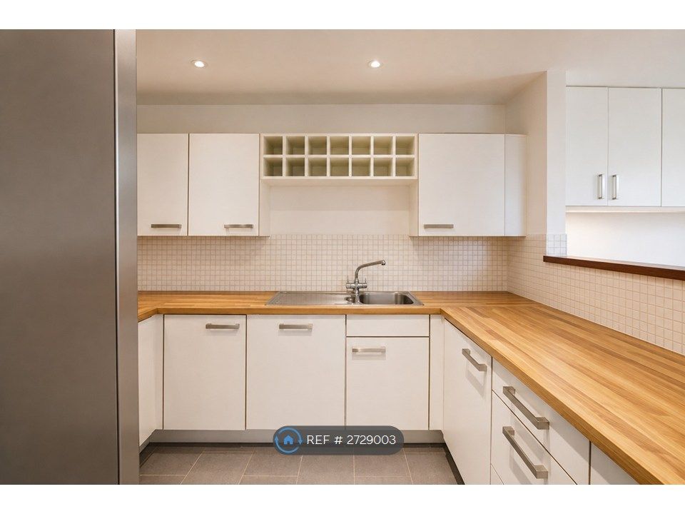 Property photo 2 of 7 Kitchen