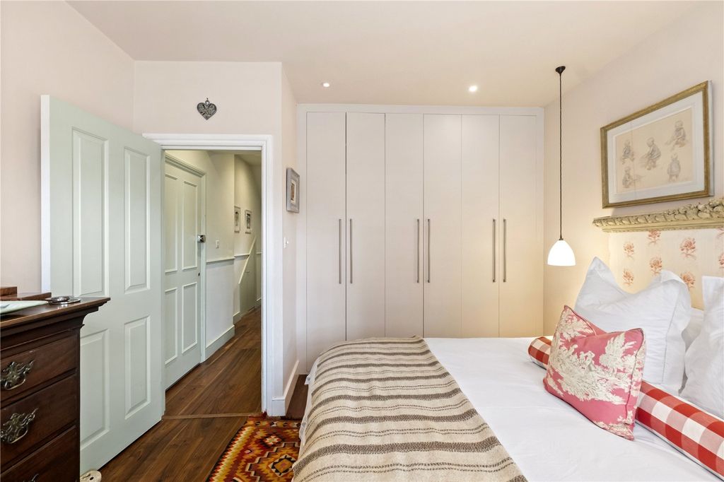 Property photo 3 of 15 Principal Bedroom