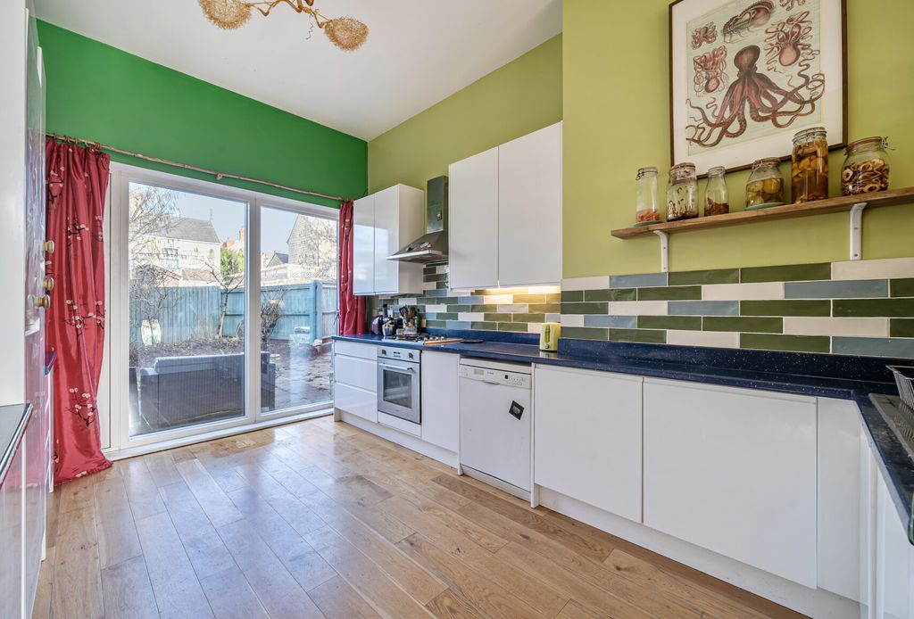 Property photo 2 of 25 1416520-15-699c60...