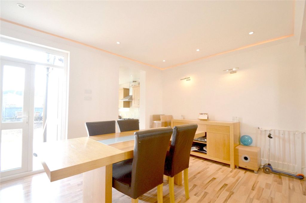 Property photo 3 of 14 Picture No. 13