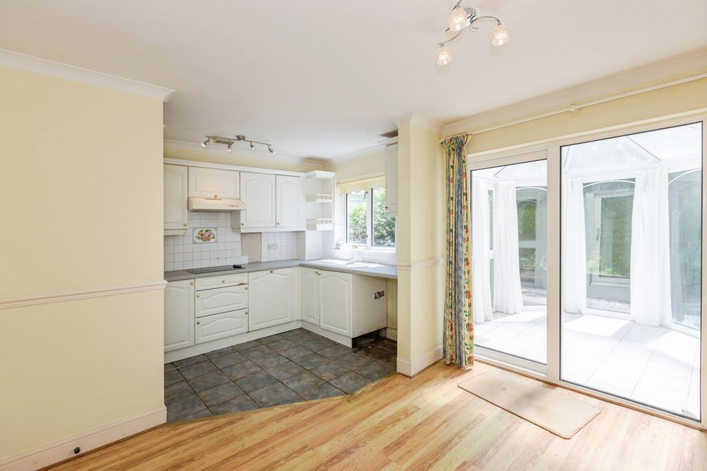 Property photo 3 of 16 Photo