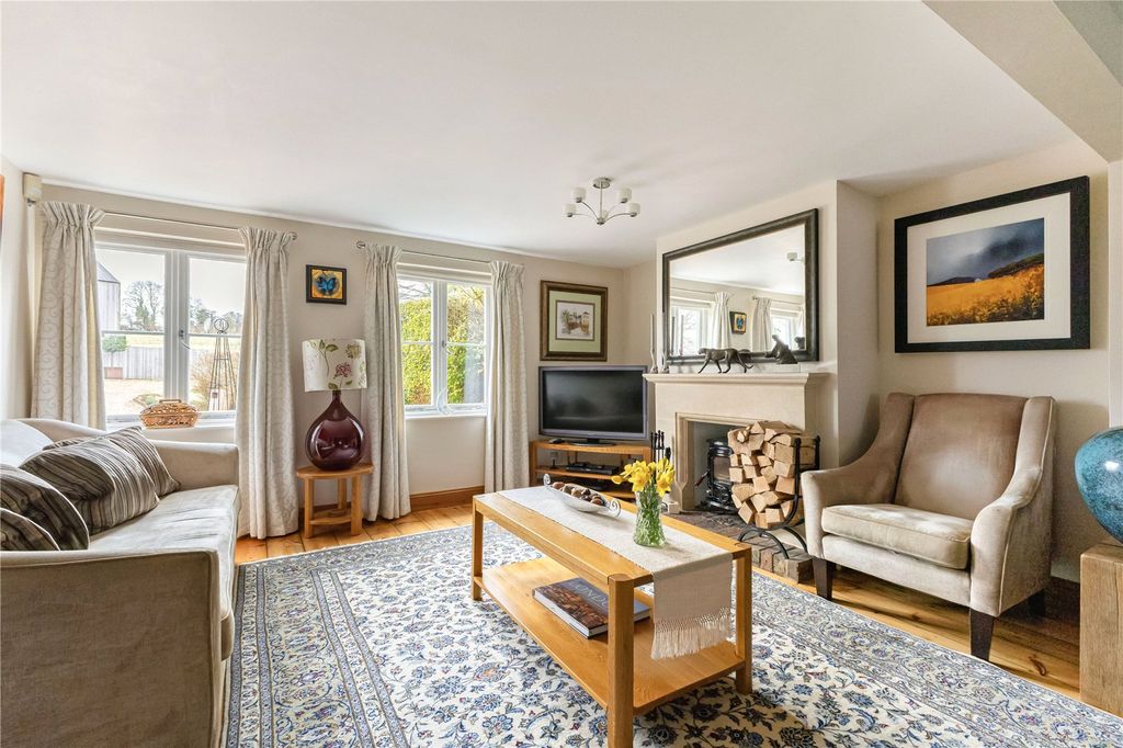 Property photo 2 of 23 Sitting Room