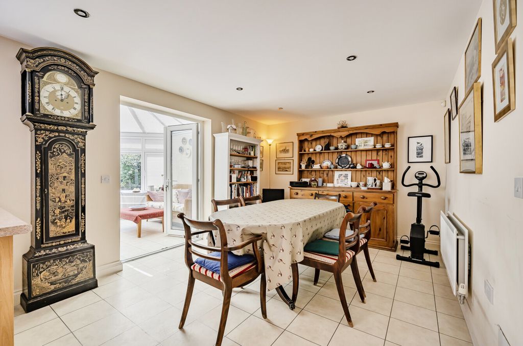 Property photo 3 of 18 1300468-37-683Dbe...