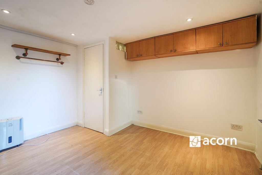 Property photo 3 of 10 Bedroom