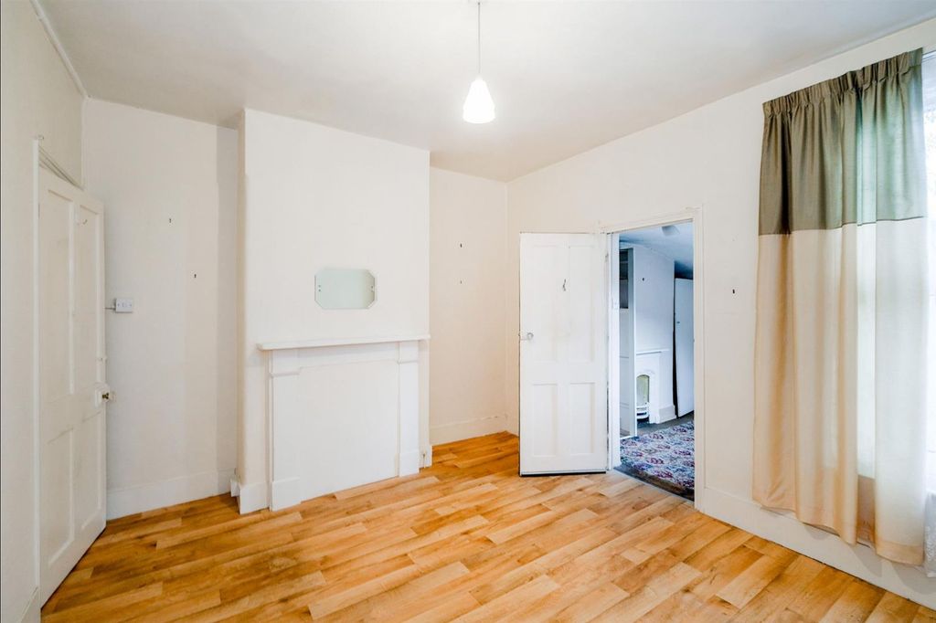 Property photo 3 of 10 281 Odessa Road, Forest Gate, London, E7 9Dz