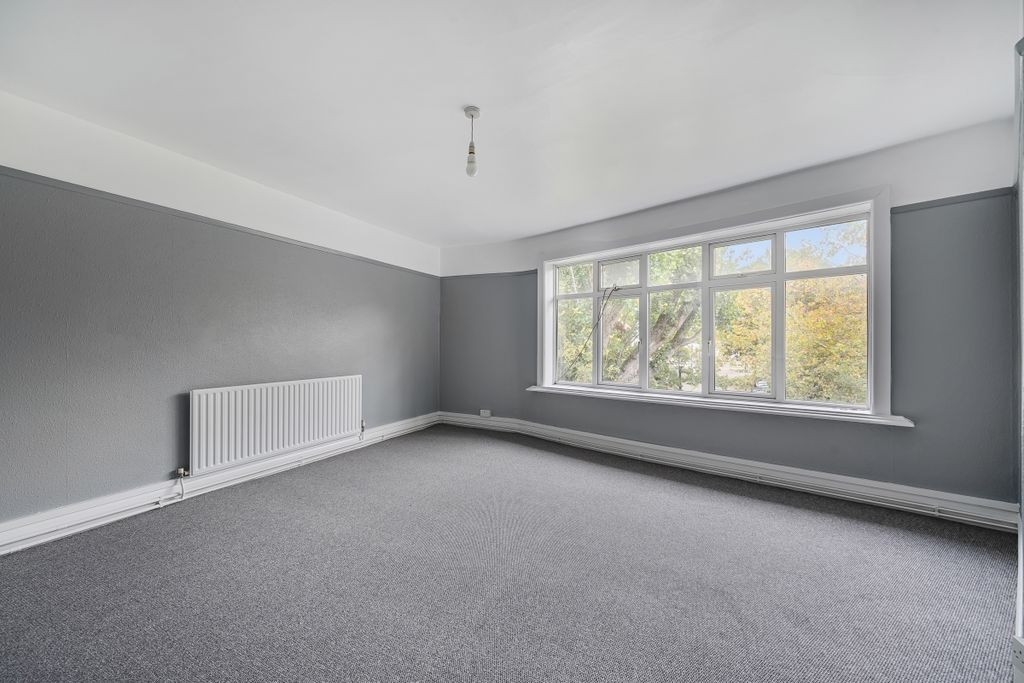 Property photo 3 of 7 Lounge