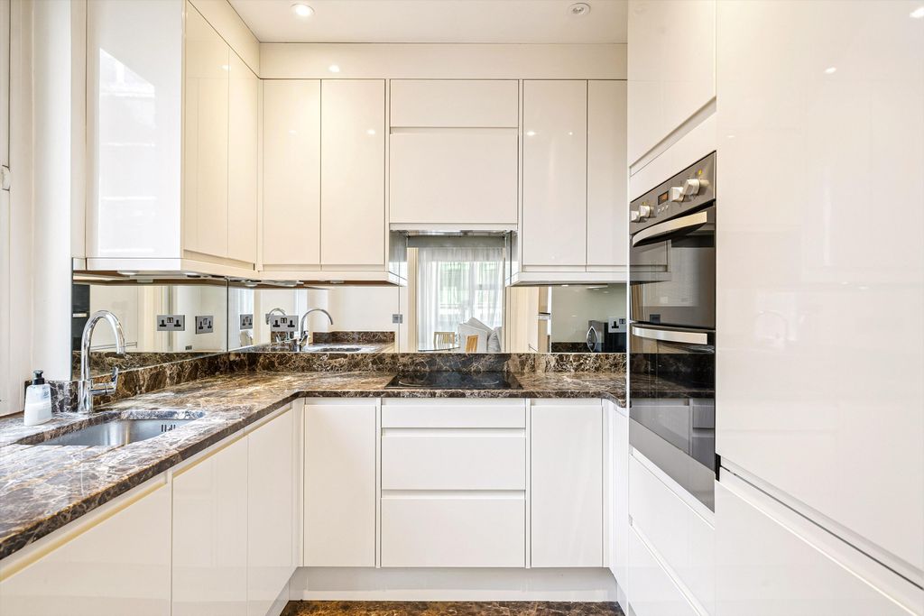 Property photo 2 of 12 Image