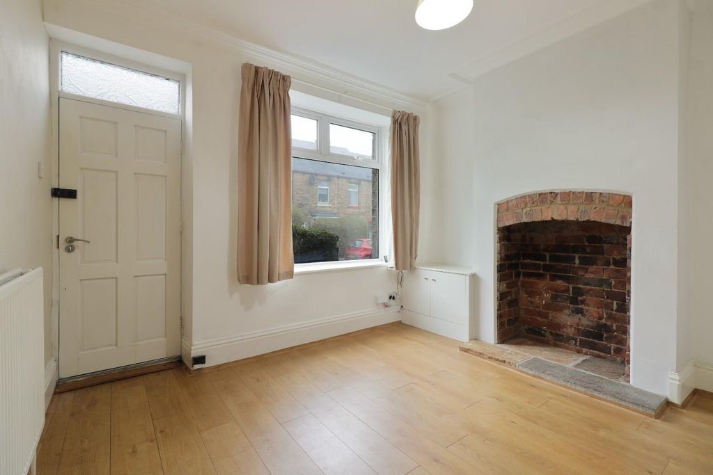 Property photo 2 of 27 Lounge