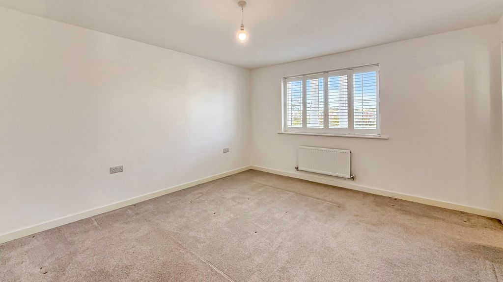 Property photo 3 of 18 Lounge