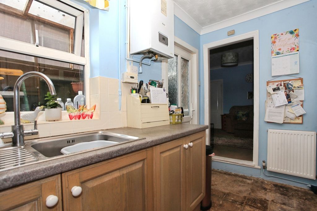 Property photo 2 of 20