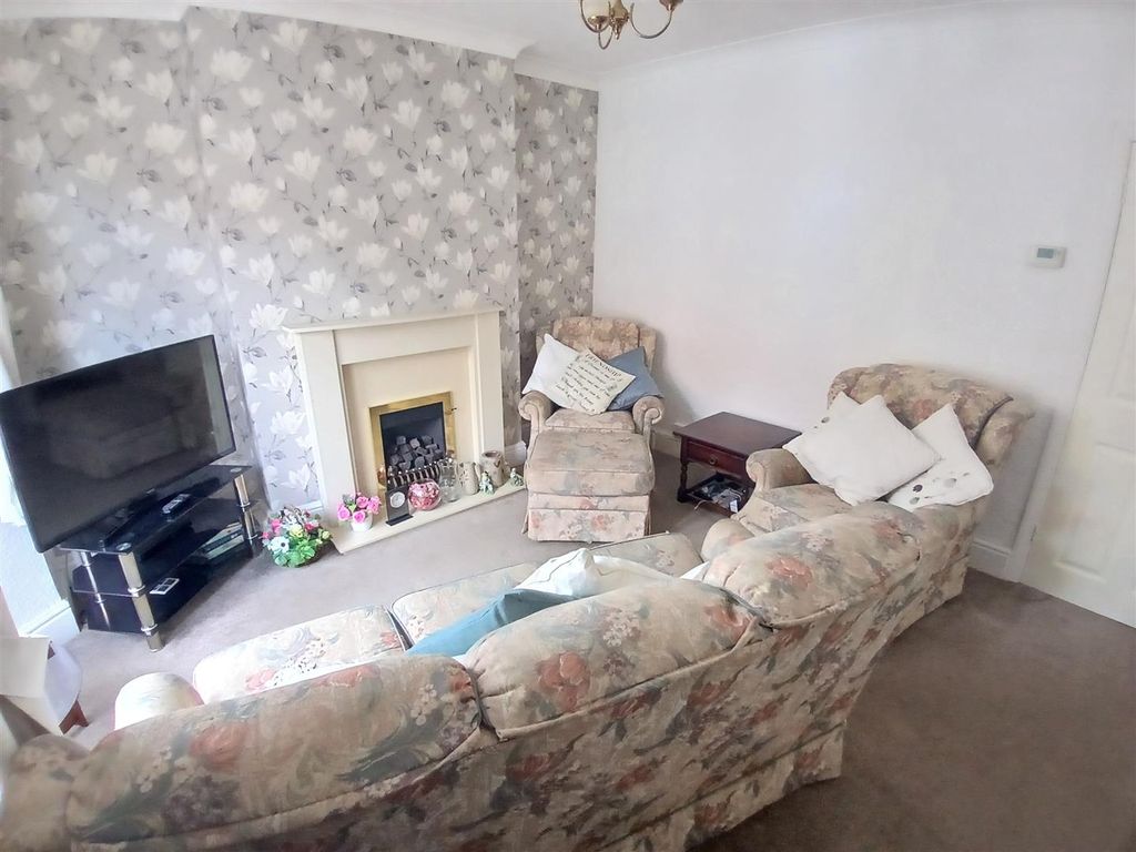 Property photo 3 of 24