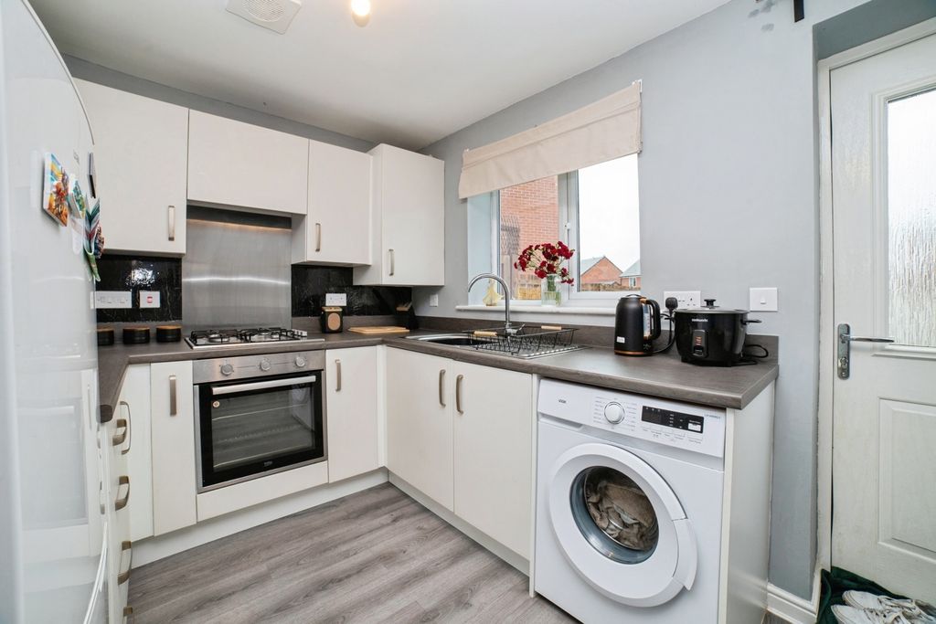 Property photo 3 of 15 Photo