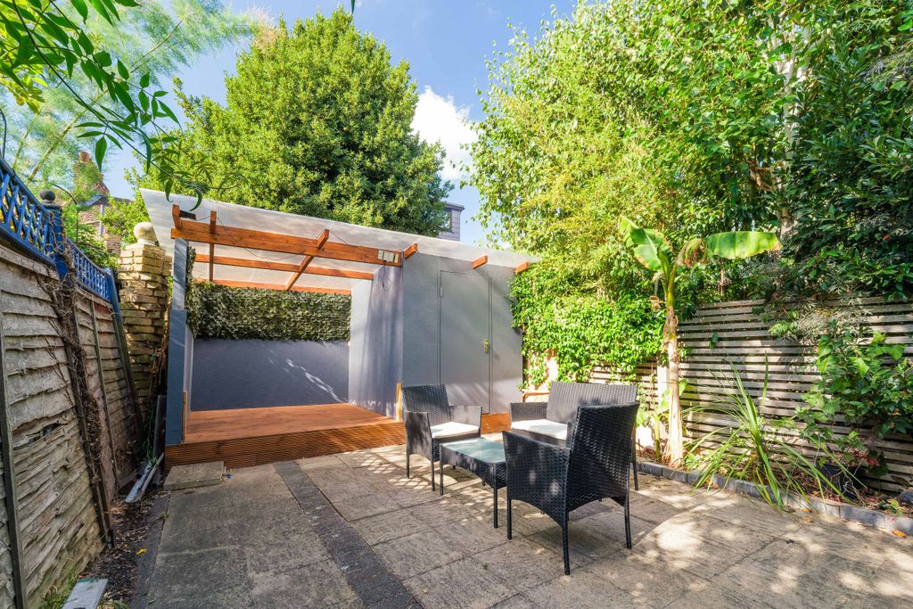 Property photo 2 of 12