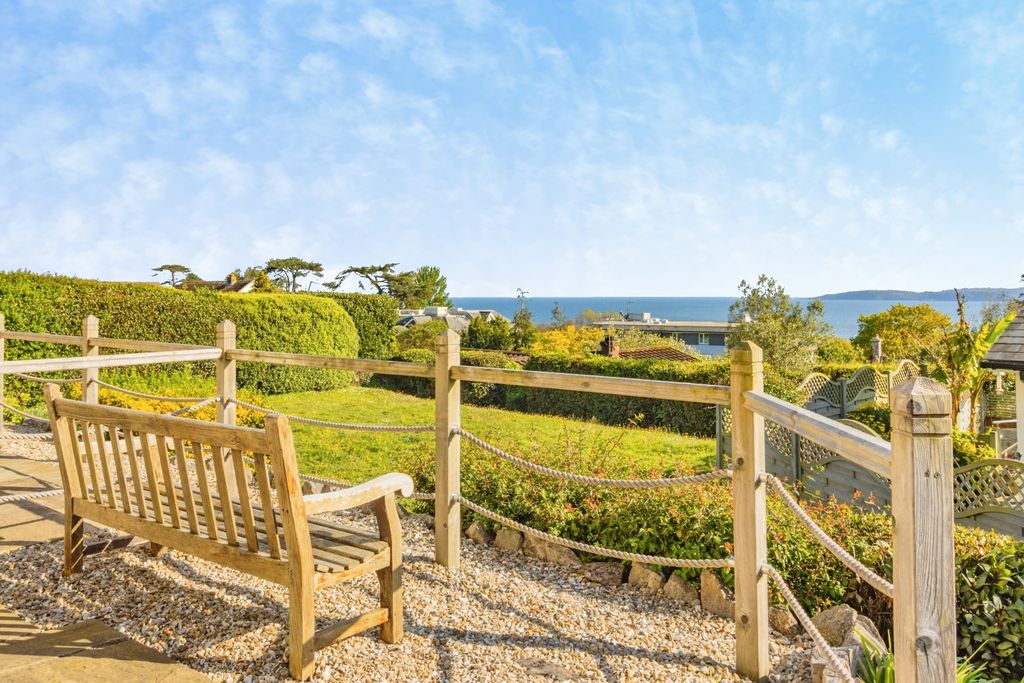 Property photo 2 of 20 Large Garden