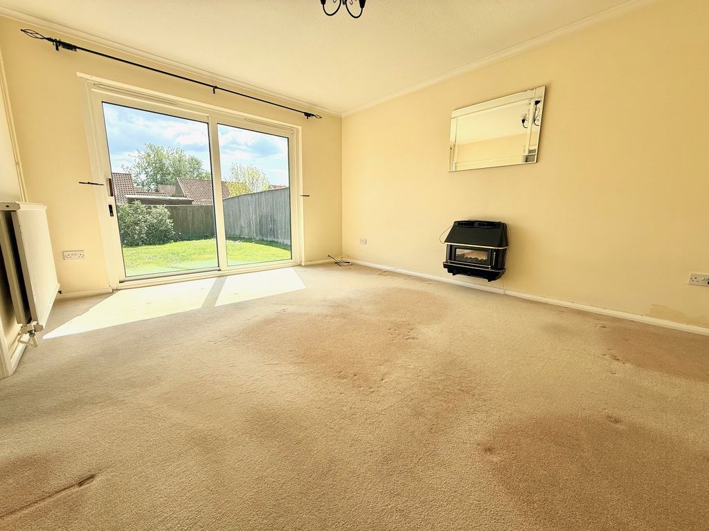 Property photo 3 of 13 Lounge